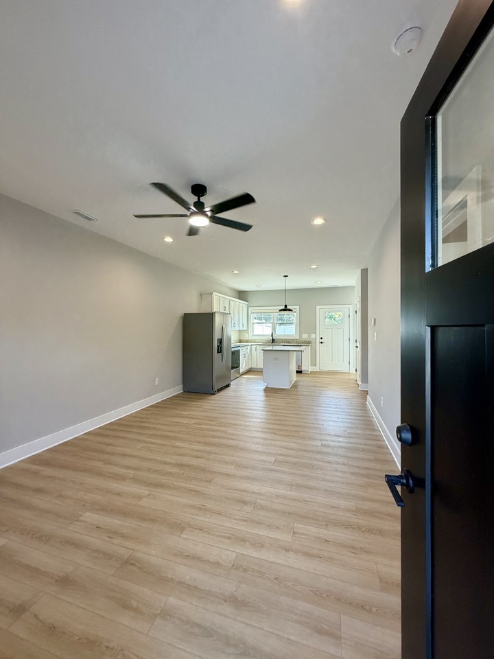 118 Beechwood Dr #B - Photo 2 of 36