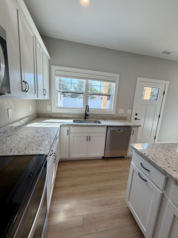 118 Beechwood Dr #B - Photo 4 of 36