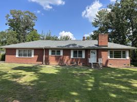 featured image of 407 Elizabeth Dr #1
