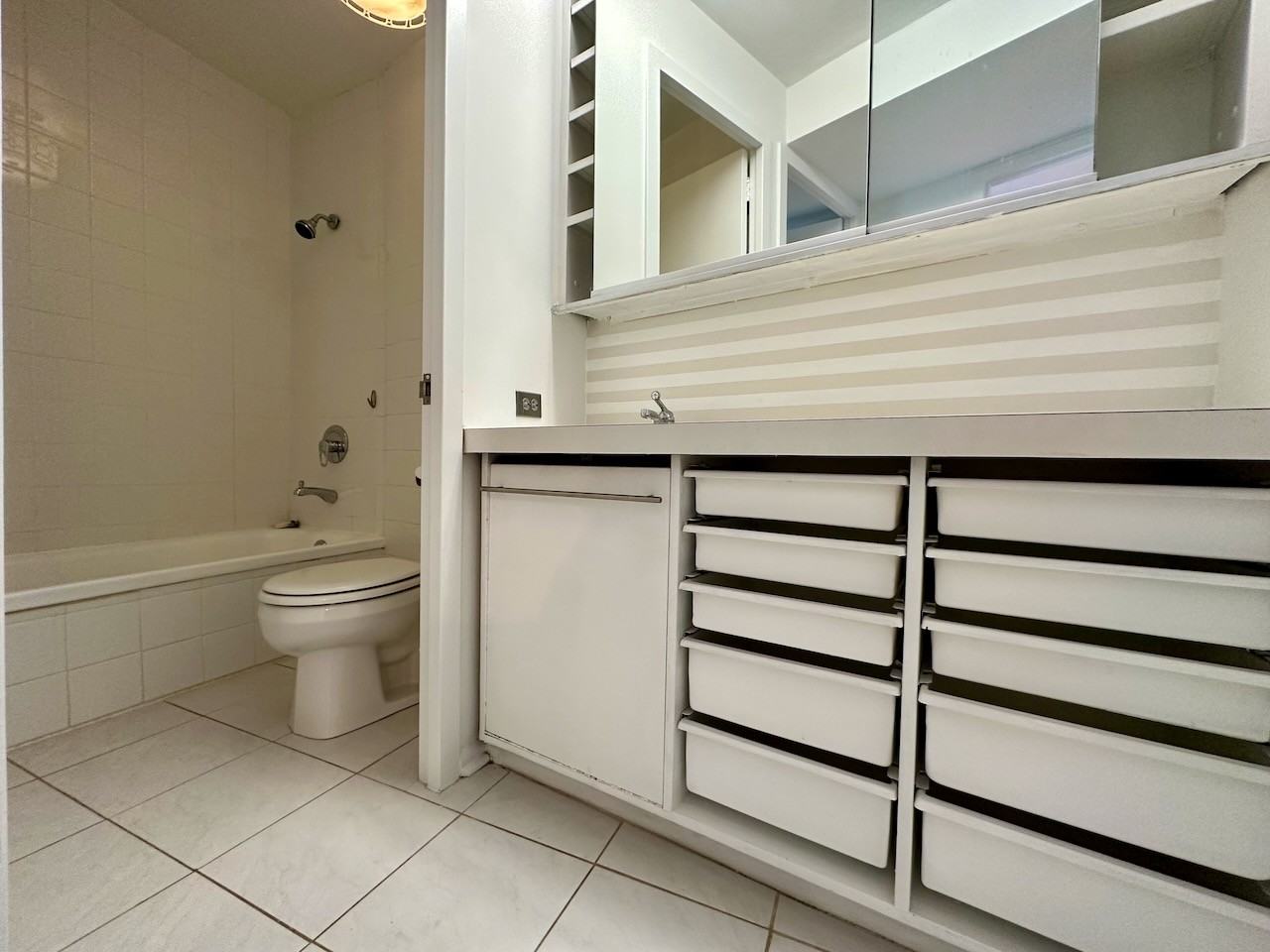 300 North State Street - 3734Unit 3734 #3734 - Photo 7 of 16