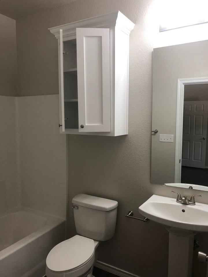 605 Williams Ave #1 - Photo 5 of 11