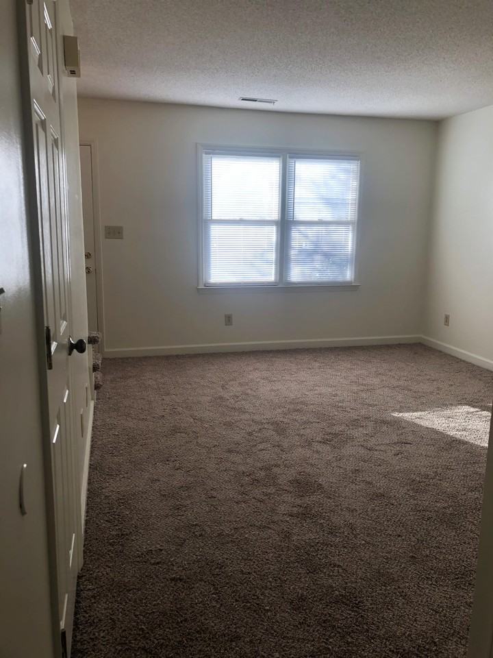 1109 Keswick Pl Apt 8 #1 - Photo 3 of 9