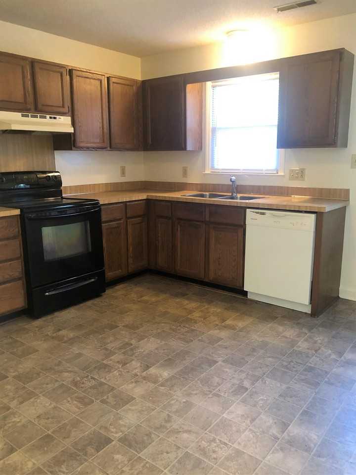 1109 Keswick Pl Apt 8 #1 - Photo 4 of 9