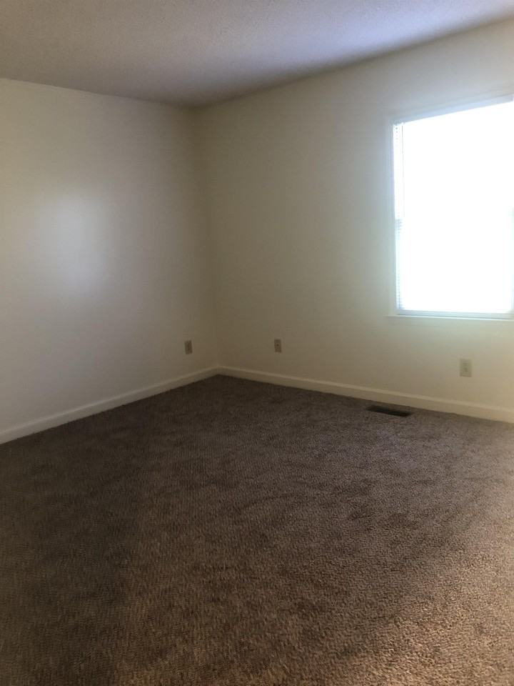 1109 Keswick Pl Apt 8 #1 - Photo 7 of 9