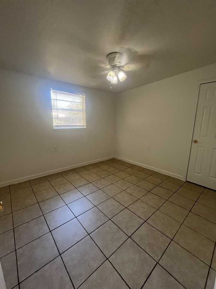 Hackberry Duplxes - 1011-B #1011B - Photo 6 of 16