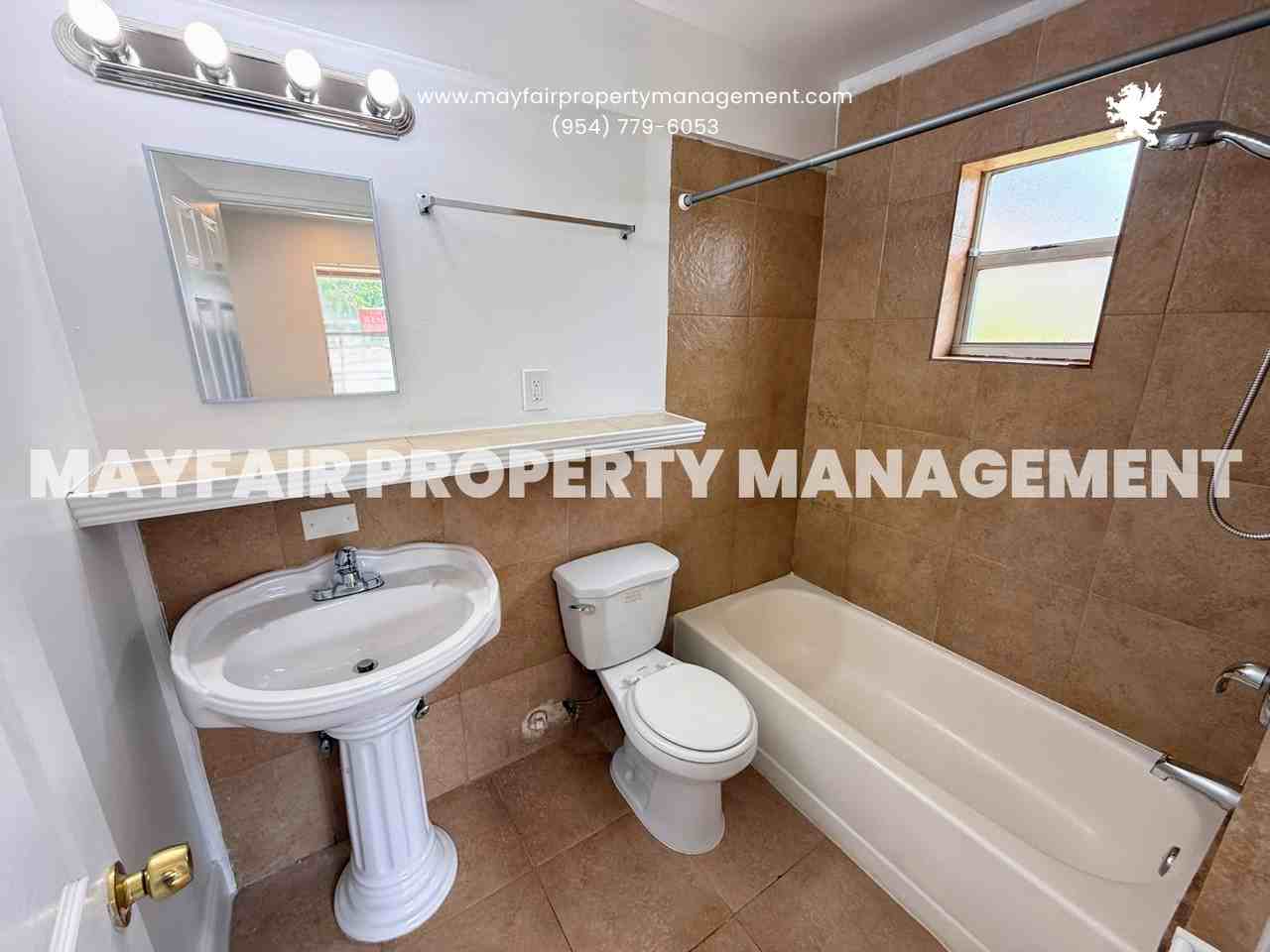 1336 Ne 1st Ave - Photo 5 of 13