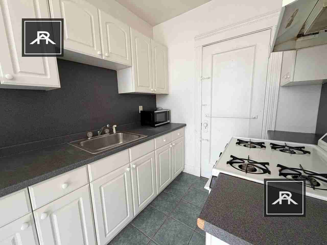 32 Sidlaw Rd #14 - Photo 3 of 9