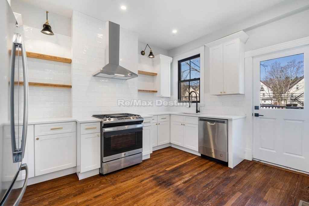31 Monadnock St #1 - Photo 4 of 25