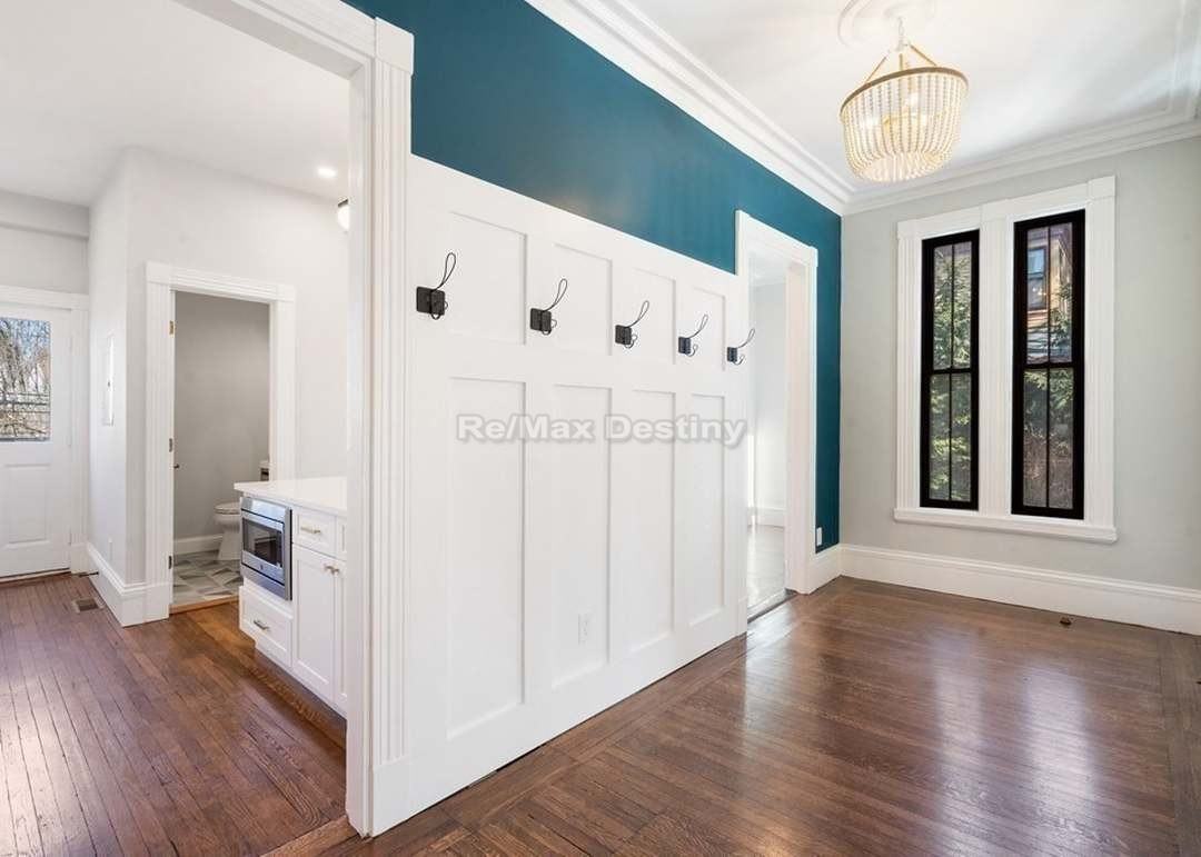 31 Monadnock St #1 - Photo 7 of 25