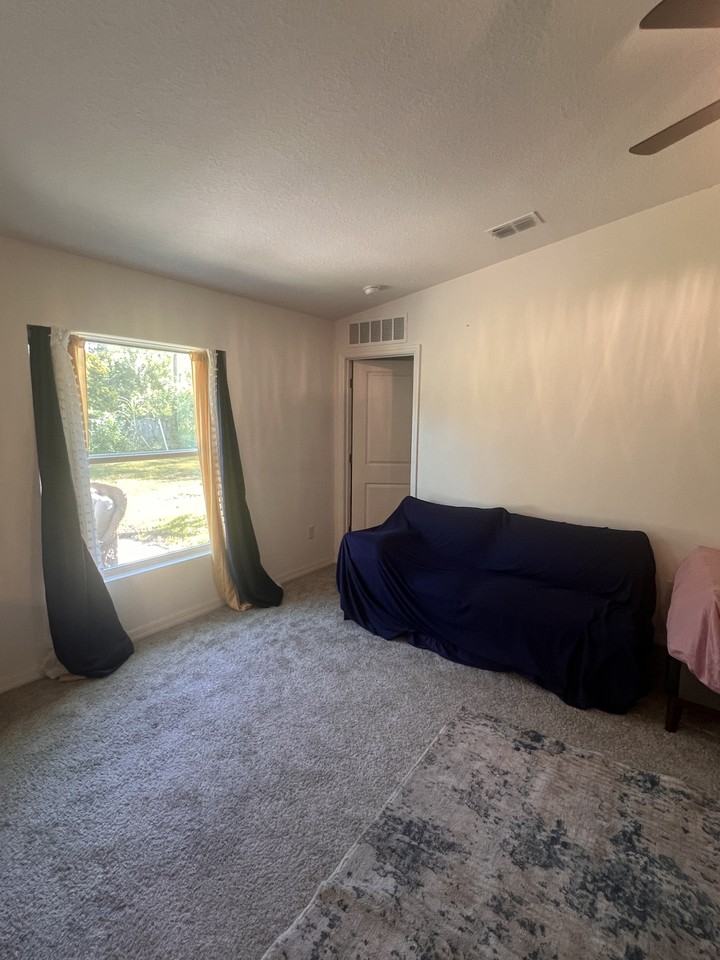 567 Poplar St Se #1 - Photo 3 of 19
