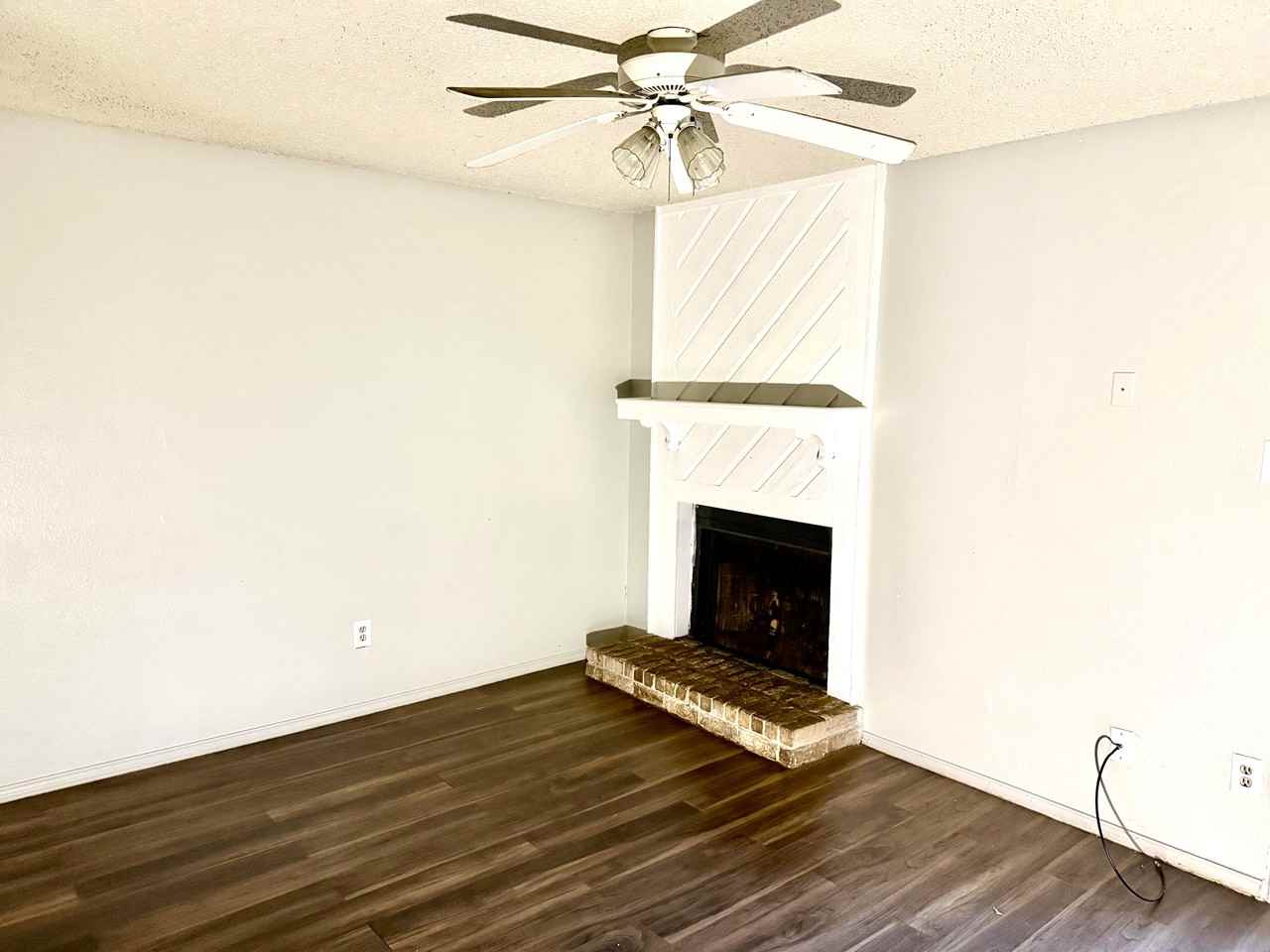 933 Nw Summercrest Blvd Apt A #1 - Photo 2 of 10