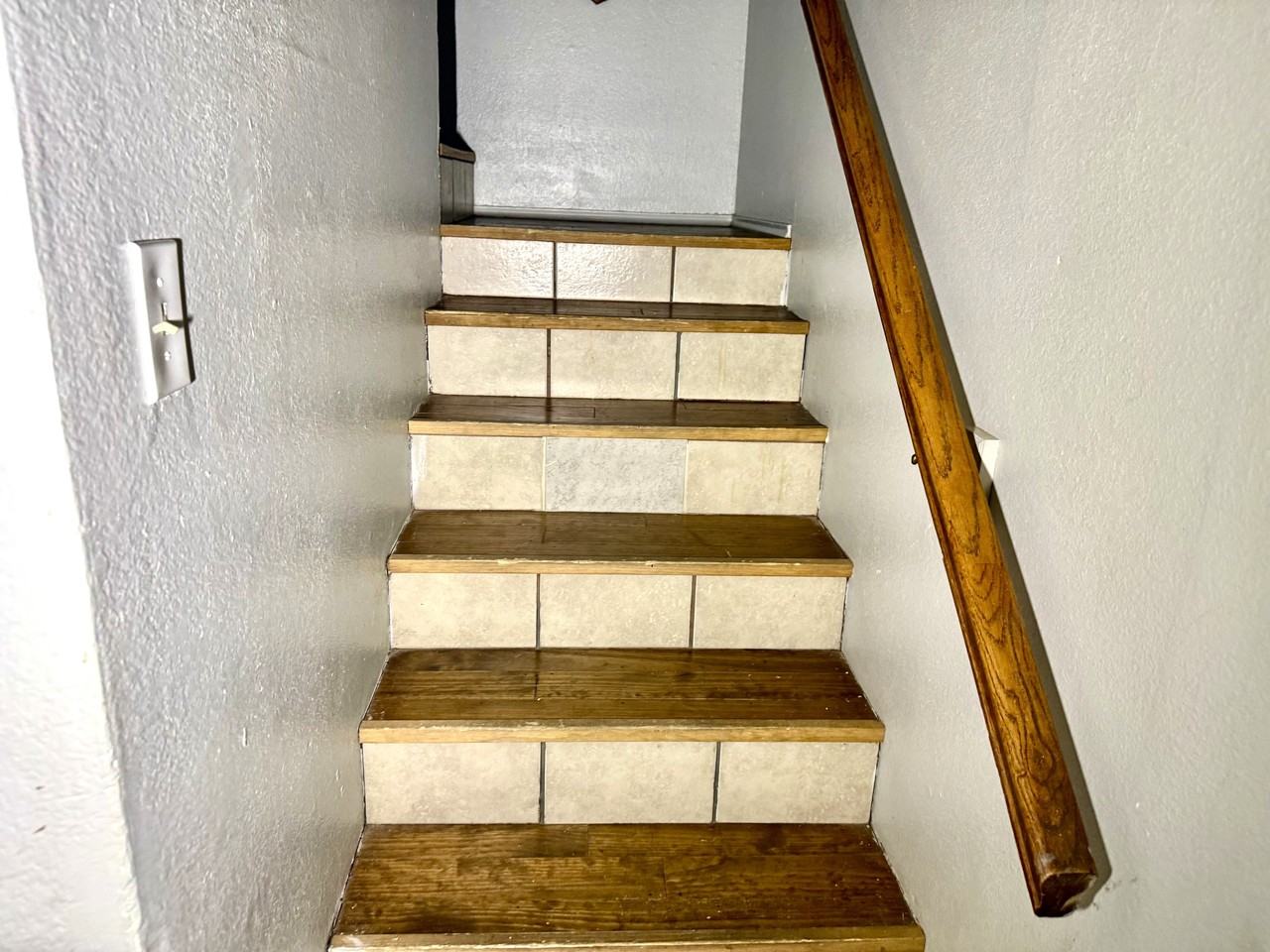 933 Nw Summercrest Blvd Apt A #1 - Photo 4 of 10