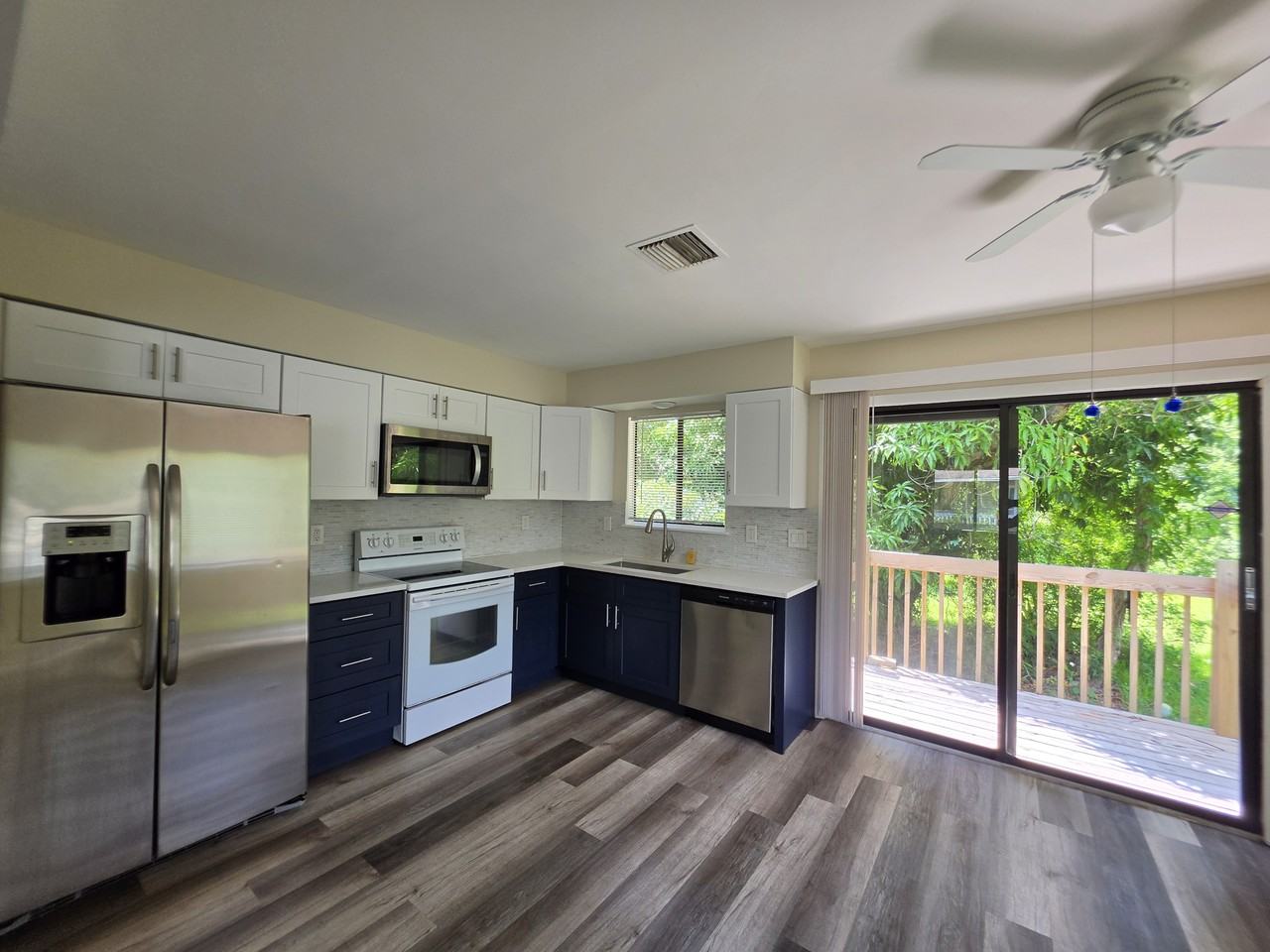 2455 Thomasson Dr #B - Photo 5 of 15