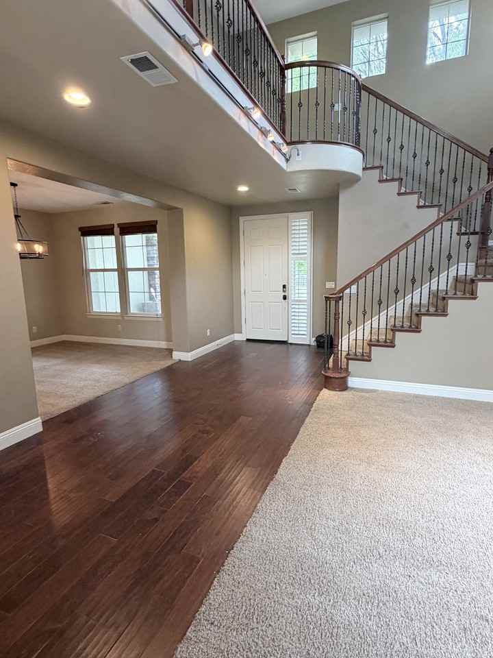 615 Royal Windsor Ct #1 - Photo 3 of 11
