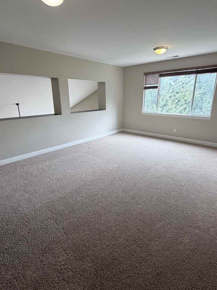 615 Royal Windsor Ct #1 - Photo 7 of 11
