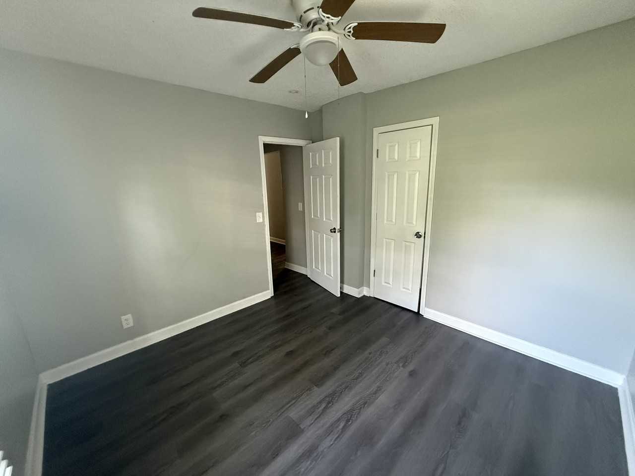 2509 E 37th St #1 - Photo 4 of 10
