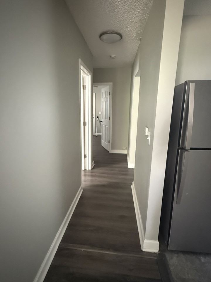 2509 E 37th St #1 - Photo 5 of 10