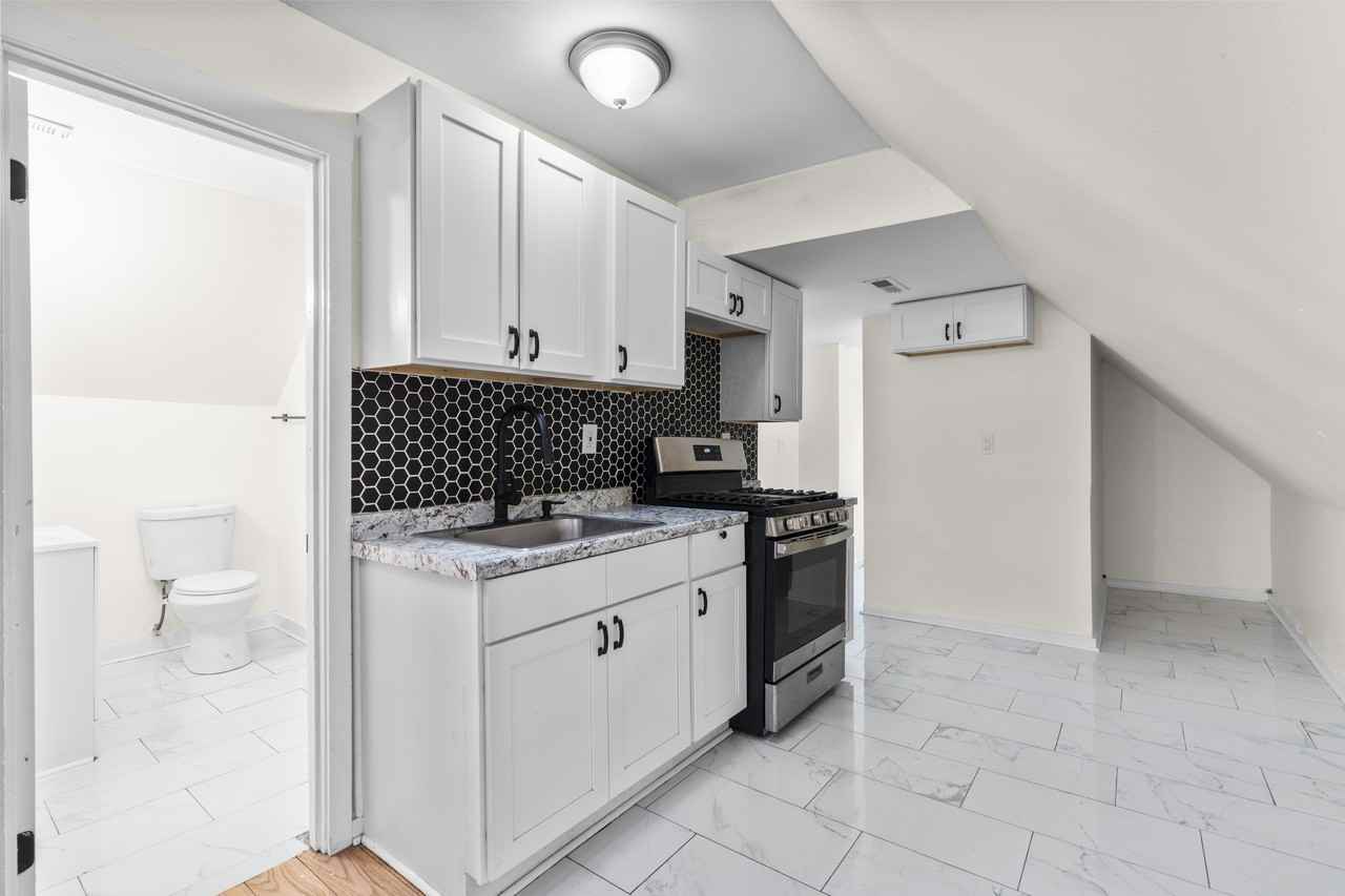 693 Dixwell Ave #3 - Photo 4 of 17