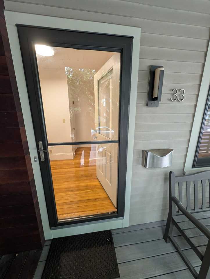 33 Seven Pines Ave #33 - Photo 3 of 21