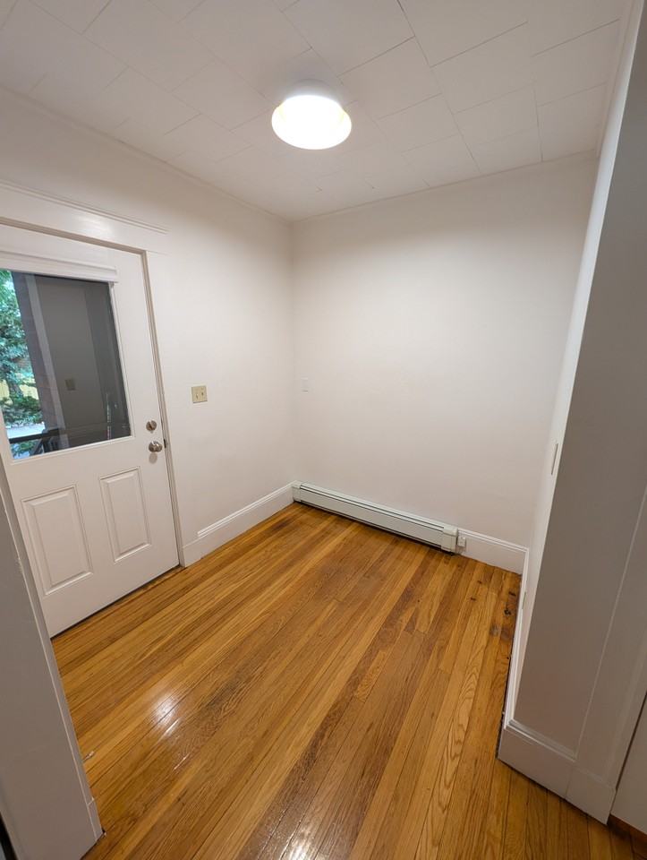 33 Seven Pines Ave #33 - Photo 4 of 21