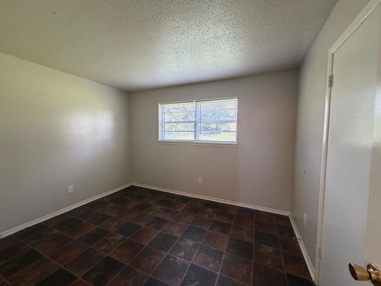 2218 Jonathan Dr Nw #A - Photo 5 of 14