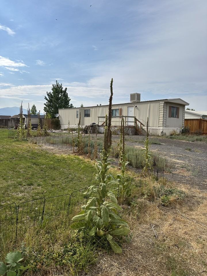 106 Manhatten Dr #1 - Photo 2 of 5