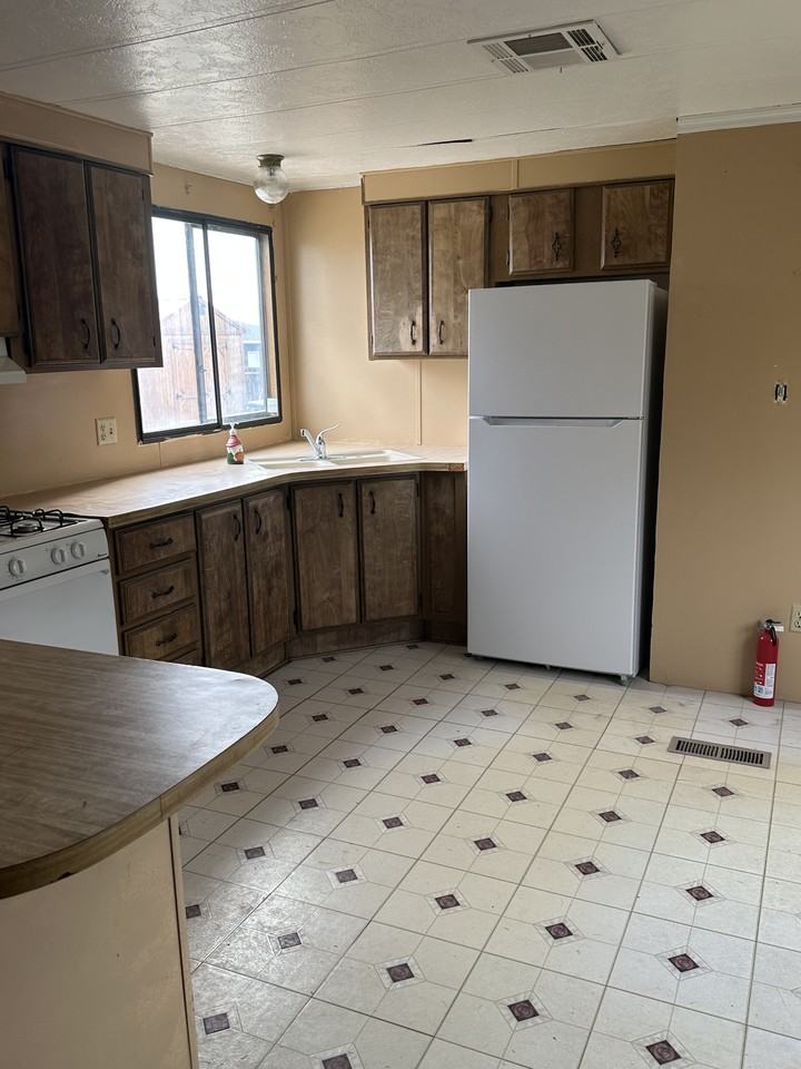 106 Manhatten Dr #1 - Photo 3 of 5
