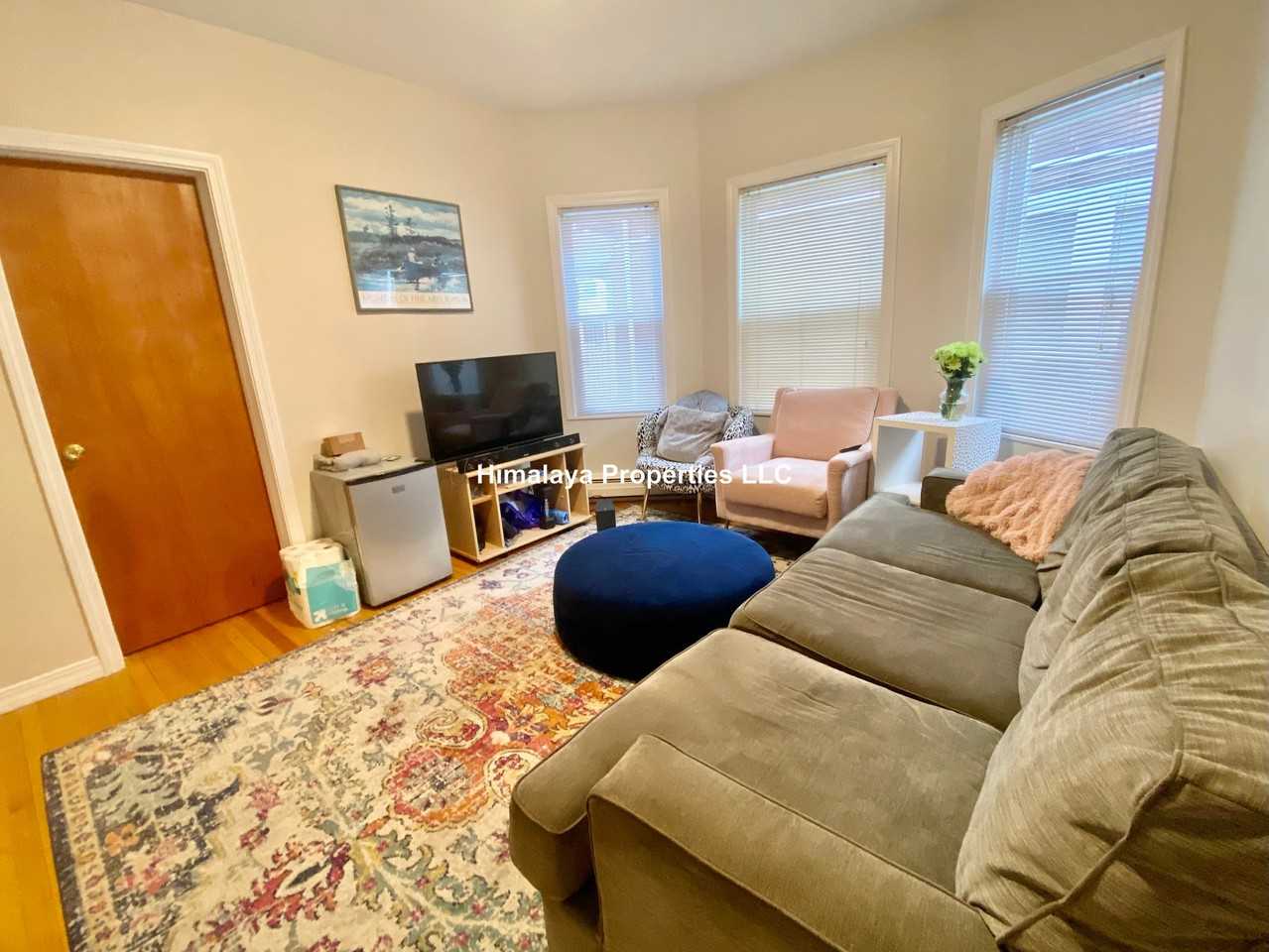 144 W Adams St #1 - Photo 2 of 5