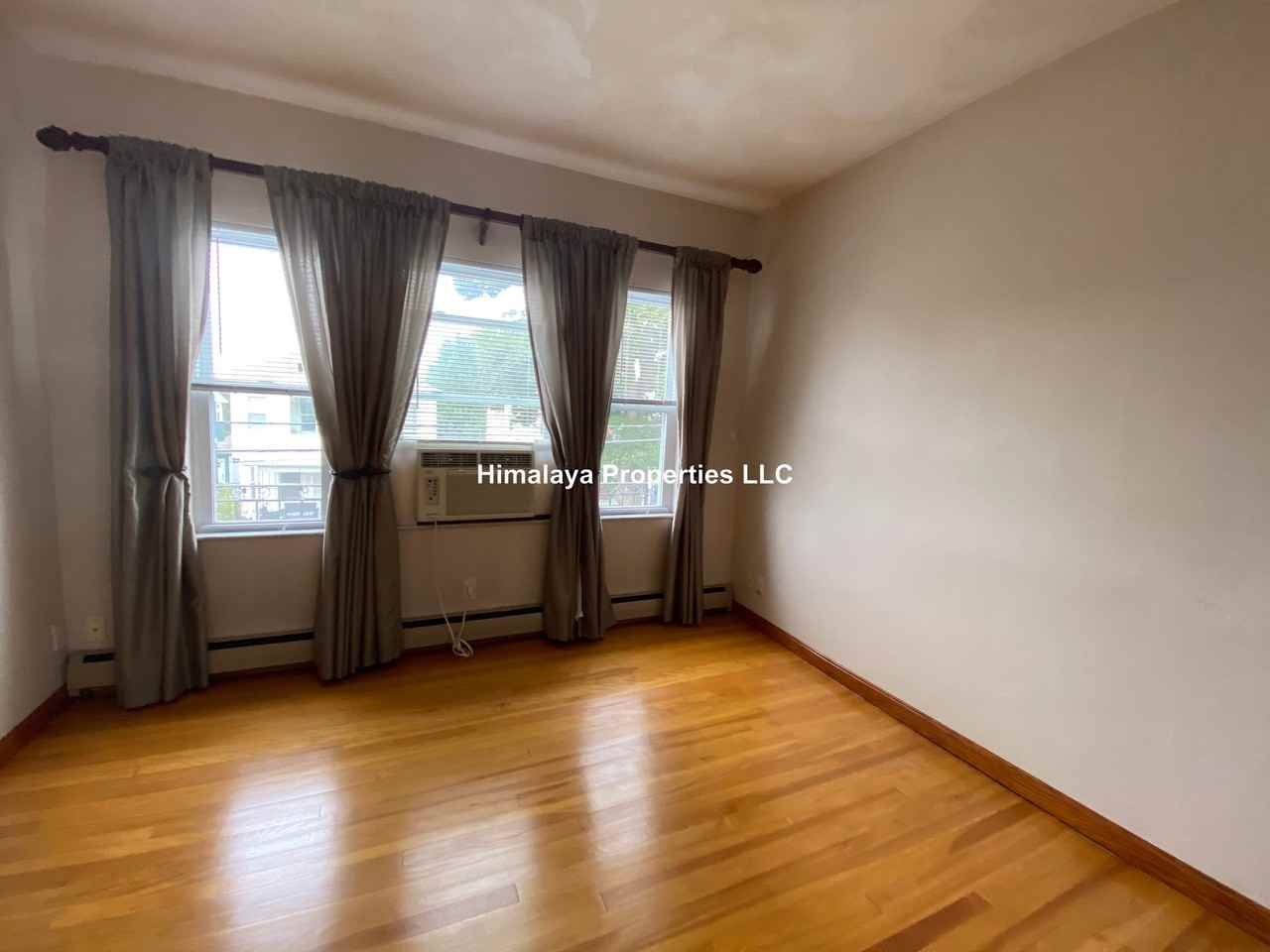 146 W Adams St #2 - Photo 5 of 13