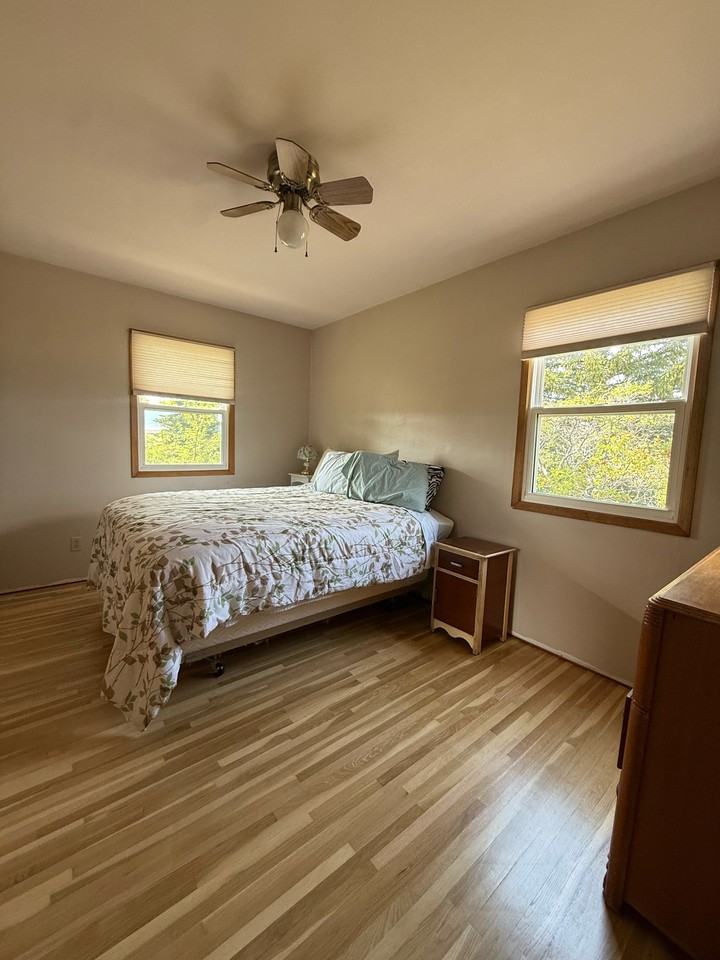1110 Smith St #1 - Photo 3 of 12