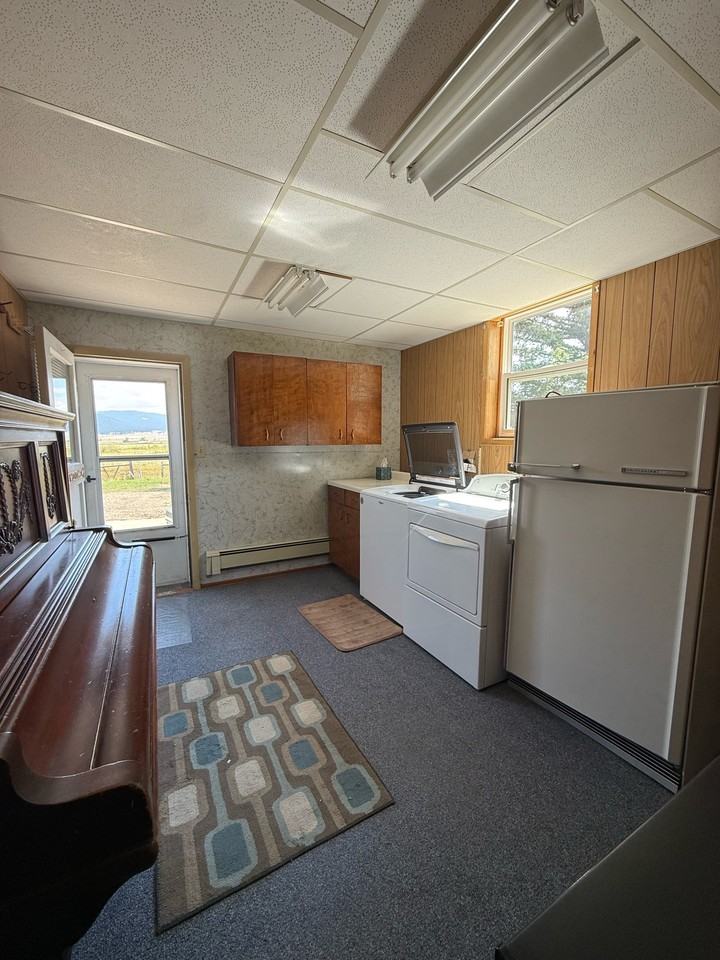 1110 Smith St #1 - Photo 5 of 12