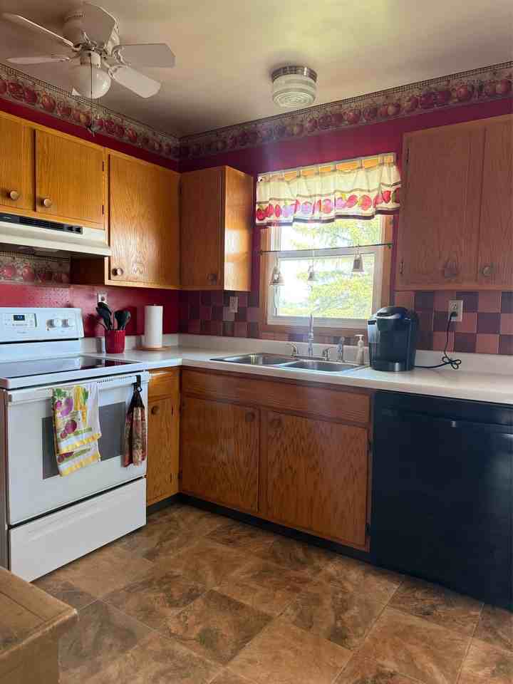 1110 Smith St #1 - Photo 6 of 12