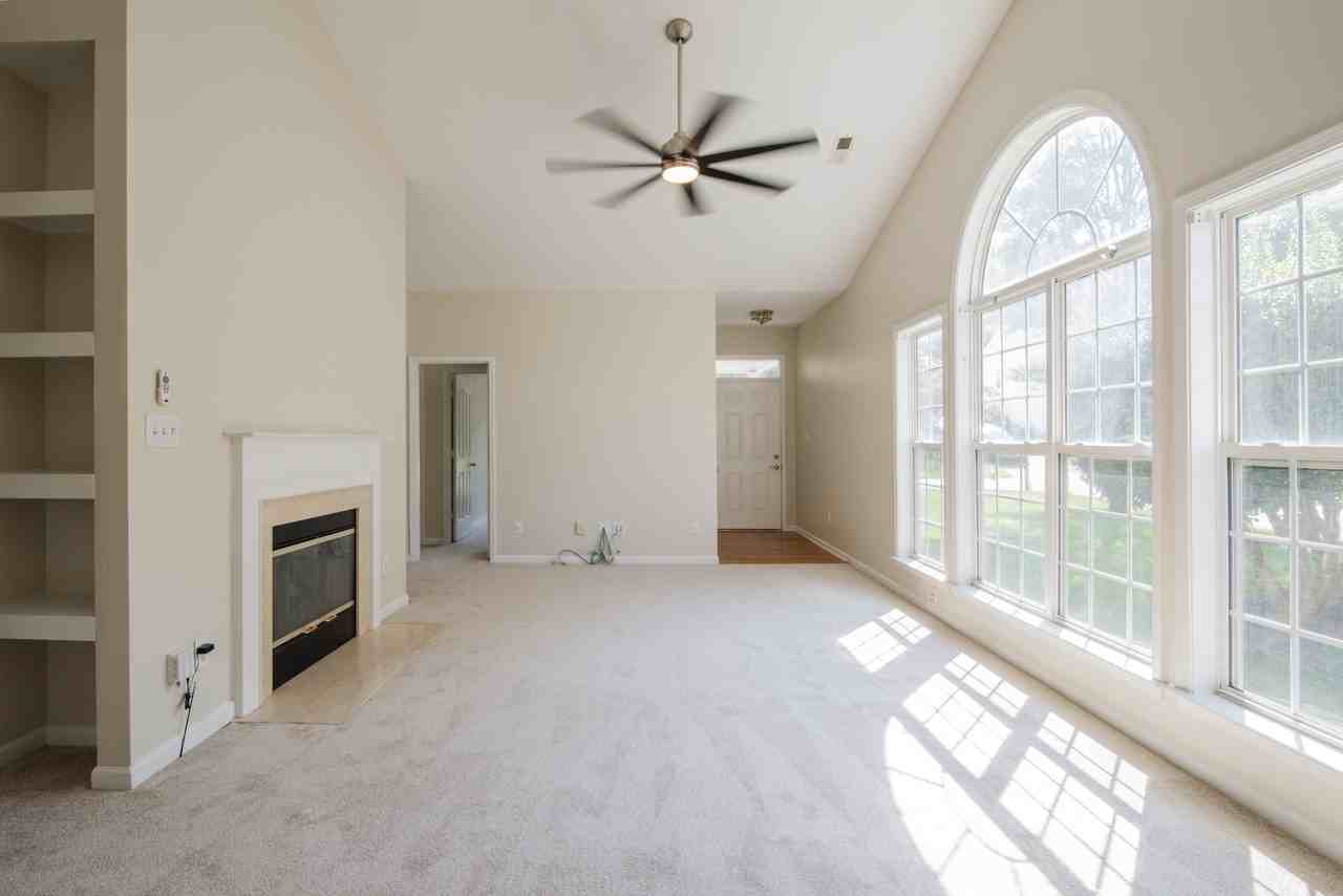 15012 Rothesay Dr #1 - Photo 4 of 42