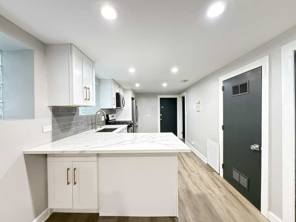 2617 W Rascher Ave #GDN - Photo 2 of 21