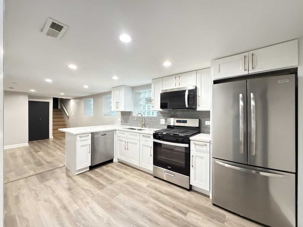 2617 W Rascher Ave #GDN - Photo 5 of 21