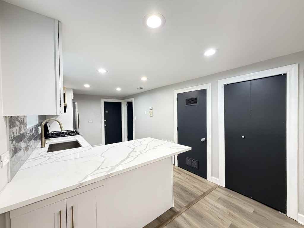 2617 W Rascher Ave #GDN - Photo 7 of 21