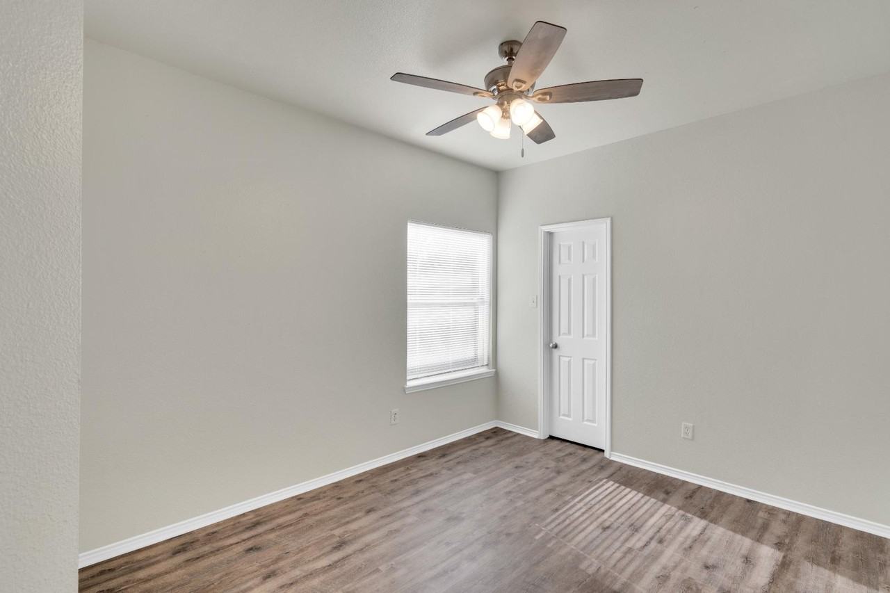 W Sierra Vista - Photo 4 of 10