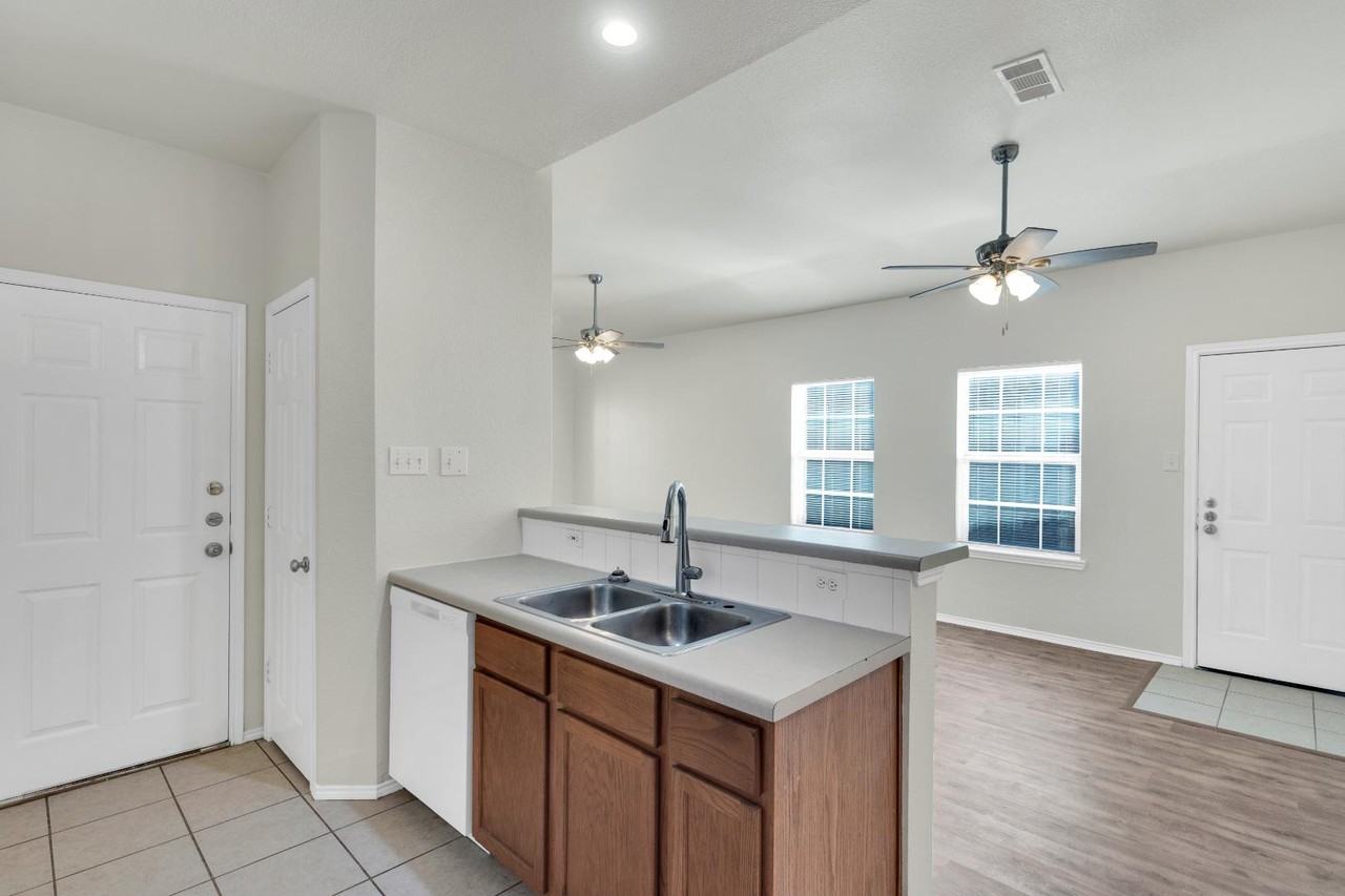 W Sierra Vista - Photo 7 of 10
