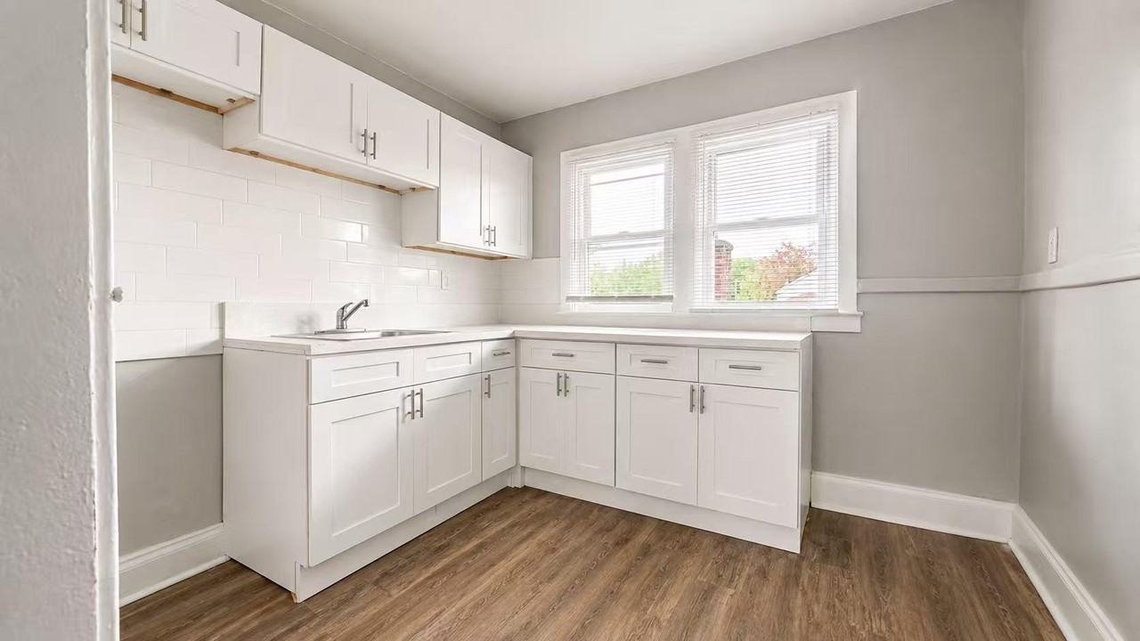 16521 Woodingham Dr - Photo 4 of 10