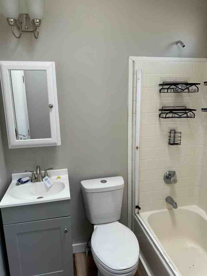 Mobile Home - Photo 6 of 8