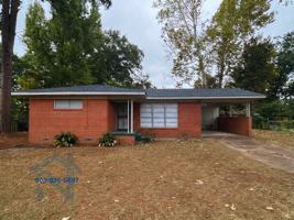 featured image of 817 Caver St #1