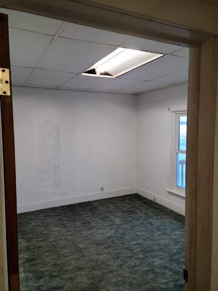 112 W 10th St #1 - Photo 4 of 7