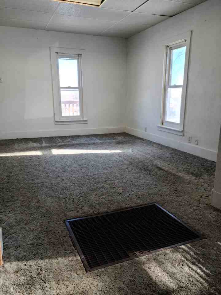112 W 10th St #1 - Photo 5 of 7