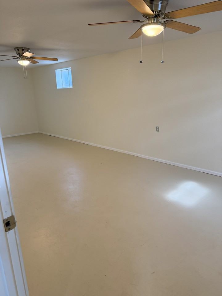 214 W Kennedy Ave #1 - Photo 2 of 14