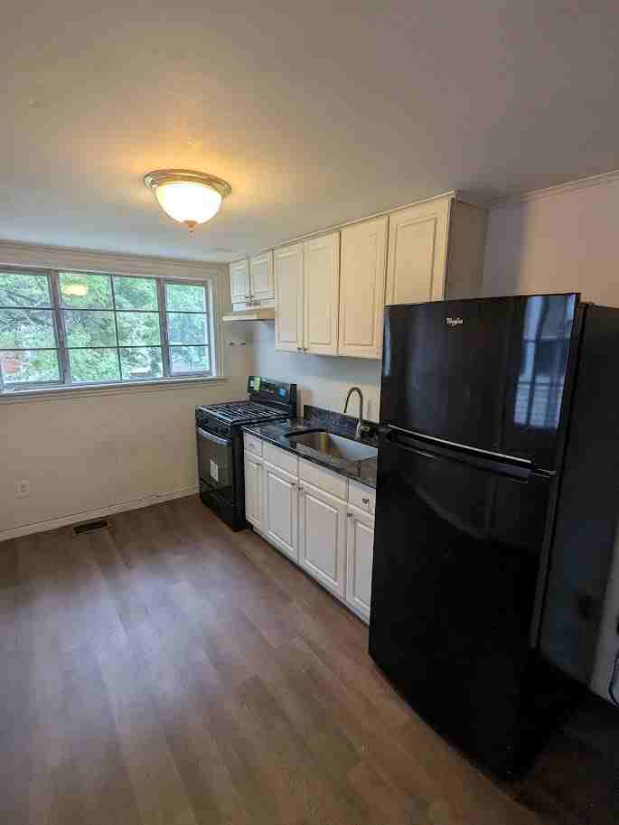 241 N Lime St #1 - Photo 4 of 12