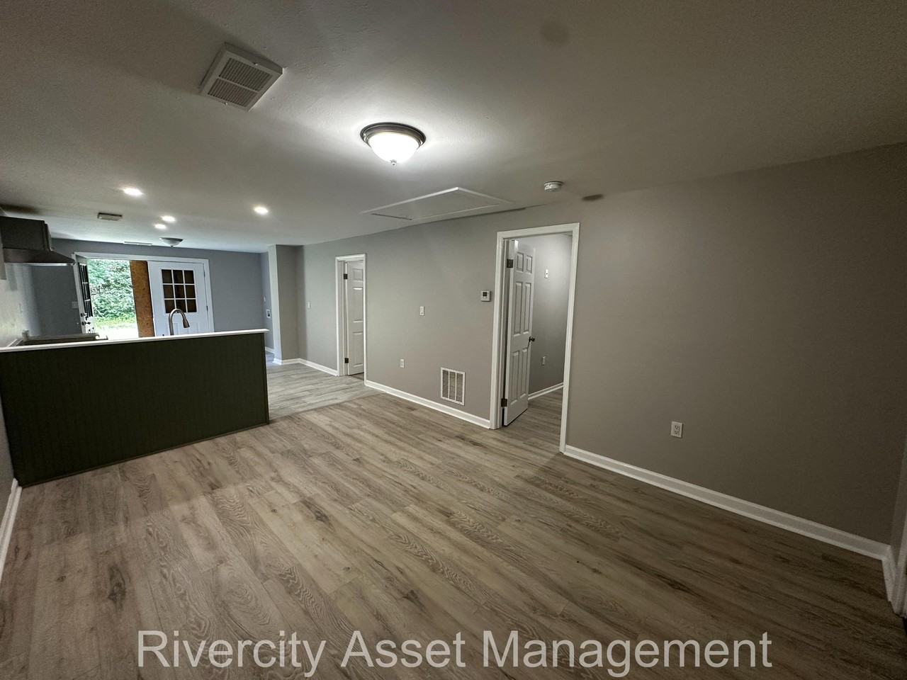 2146 Hunter Ave #1 - Photo 2 of 11