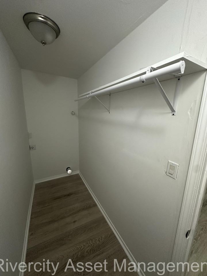 2146 Hunter Ave #1 - Photo 7 of 11