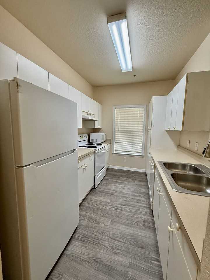 3701 Conroy Rd #1824 - Photo 5 of 31