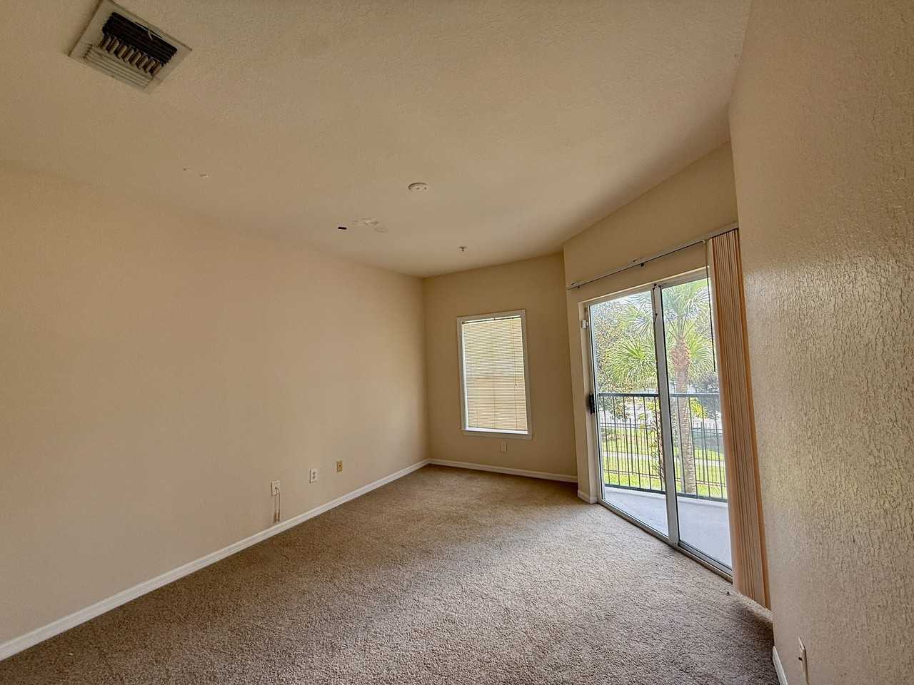 3701 Conroy Rd #1824 - Photo 7 of 31