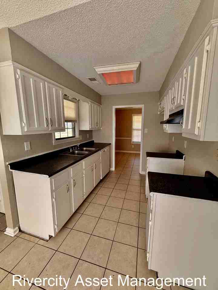 5417 Lock Bay Ln #1 - Photo 5 of 13